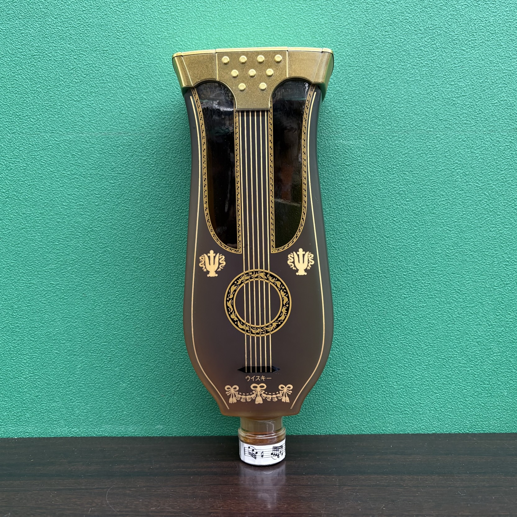 2026年3月4日<BR>サントリー 響<BR>リラギター型ボトル<BR>買取しました！